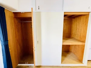 収納スペースも広く、長期滞在でも安心！！嬉しいポール付☆☆