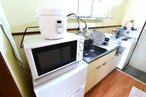 家電類多数ラインナップ! 食器類や調理器具などあり自炊可能で健康面に考慮できます!