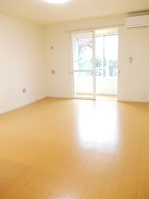 聖霊女子短期大学周辺のマンスリーマンション・ウィークリーマンション「ソルディ　ルーチェ 101・洋室(No.800851)」メイン画像