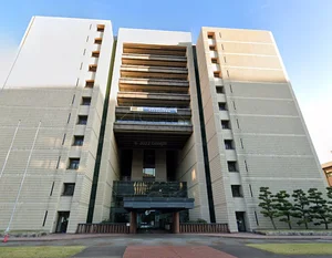 福井県庁まで車で10分、3.2km。