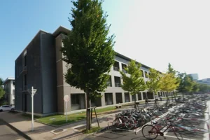 福井大学文京キャンパスまで車で13分、4.5km。