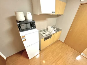 【キッチン画像】福井北JCT(北四ツ居)ウィークリーマンションでは、冷蔵庫や電子レンジ・ケトル・炊飯器などもご用意しております(*'ω'*)