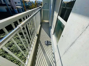 洗濯竿・スリッパ備え付☆入居中洗濯もできるので、コインランドリーに行かなくても大丈夫☆☆