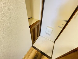 玄関にはシューズＢＯＸがございますので毎回片づけていただき、常に清潔な空間を保っていただくことが可能です♪