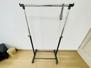 ラック付きなので、そのまま衣類をかけることができます♪