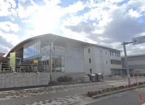 たむ商店 三次駅前総本店　徒歩2分