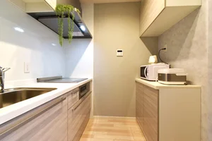 広々としたシステムキッチン　調理器具や家電類豊富なラインナップ！