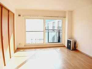 のマンスリーマンション・ウィークリーマンション「シンフォニア 202・洋室(No.823380)」メイン画像