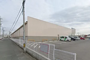 ドラッグストアコスモス 花中町店　車で5分