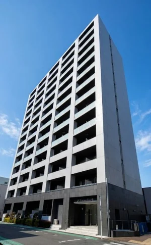 高層マンションのインターチェンジにもアクセスしやすい! オートロック付きでセキュリティに考慮された安心安全な物件です。