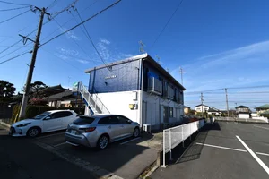 麦島エリアにあり　駐車場のある車移動に適した　多数名利用可能なマンスリーマンション！