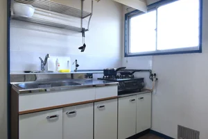 調理器具や食器類も豊富なラインナップ　長期滞在でも自炊可能で健康面に考慮していただけます！