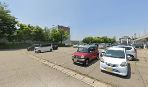 タイムズカー 新高岡駅東まで徒歩6分