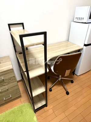 デスク・チェアも完備♪お仕事に♪