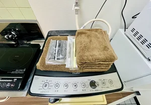 【洗濯機・タオル】ホテルと違い伊勢駅前(北口前)ウィークリーマンションでは洗濯が毎日できます。その分、着替えも少なく、手軽に利用できるをコンセプトに7日以上の生活に適したお部屋となってます♪