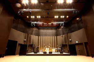 鈴鹿 VOICE HALL ( 鈴鹿コミュニティー)まで車で5分