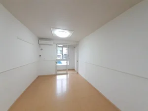 のマンスリーマンション・ウィークリーマンション「ビサイド　オン　ユー　弐番館 101・洋室(No.859171)」メイン画像