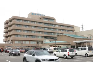 射水市民病院まで車で9分