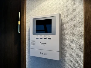 TVモニターホン付きで本人確認可能!