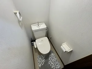 トイレ用洗剤、ブラシをご用意しておりますので長期ご利用の場合の気になる汚れなどもお掃除して頂けます♪オプション不要の富山駅前(北口前)ウィークリーマンション。