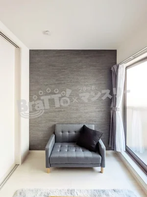 ソファにアクセントクロス♪