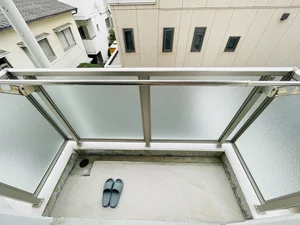 洗濯竿・スリッパ備え付☆入居中洗濯もできるので、コインランドリーに行かなくても大丈夫☆☆