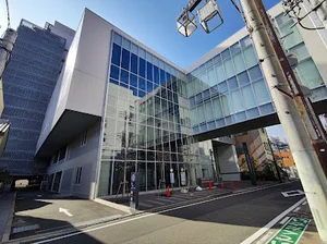 桑名市総合医療センターまで車で8分