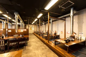 焼肉ホルモン モツのよいち四日市23号線店まで徒歩8分