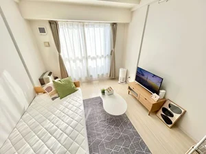 コンパクトで落ち着いてすごせる雰囲気のお部屋です！※写真の設備は現況と異なる場合がございますのでご了承ください。