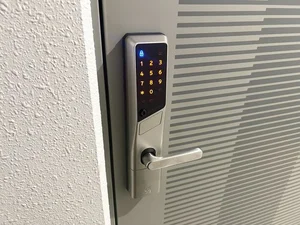 電子錠（暗証番号解除）