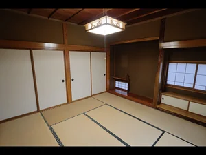 のマンスリーマンション・ウィークリーマンション「GLOCE sadoベースキャンプ松ヶ崎 101・和室(No.877556)」メイン画像