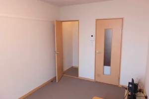 のマンスリーマンション・ウィークリーマンション「レオパレスセブンスヒルⅤ 305(No.877599)」メイン画像