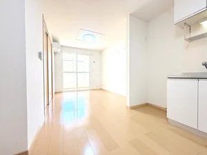 秋田県のマンスリーマンション・ウィークリーマンション「ラ　ファメンタム　センゾ 203・洋室(No.878365)」メイン画像