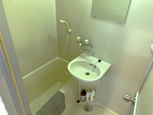 湯船につかってゆったりとその日の疲れをおとしていただけます♪シャンプーコンディショナーやボディーソープなどすべて標準品です！