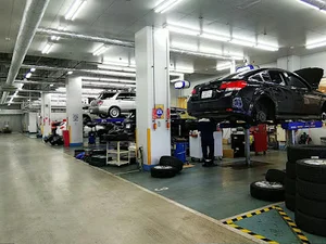 広島スバル 中広店 サービス工場まで徒歩２分