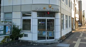 伊勢警察署 曽禰町交番まで徒歩9分、650m。