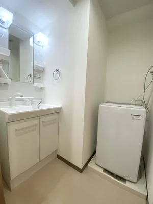 白基調で清潔感のあるお部屋♪