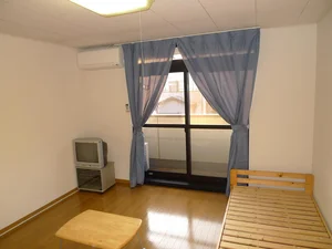 神奈川県のレオパレスセンター横浜第２のマンスリーマンション・ウィークリーマンション「レオパレスほうれんそう１号館 103(No.916996)」メイン画像