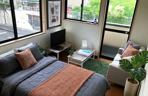 高知県・高知市病院企業団立高知医療センター周辺のマンスリーマンション・ウィークリーマンション「Kマンスリー桟橋通三丁目駅前（高知県高等学校野球連盟前） 202・1K-【角部屋最上階】(No.927483)」メイン画像