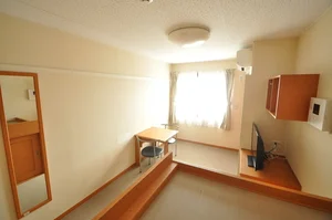 鯖江市のマンスリーマンション・ウィークリーマンション「レオパレスＳＯＬＵＴＩＯＮＳ 208(No.939903)」メイン画像