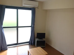 帝京学園短期大学周辺のマンスリーマンション・ウィークリーマンション「レオパレスカメリア 102(No.945088)」メイン画像