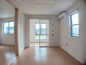 秋田県のマンスリーマンション・ウィークリーマンション「フル－ル　ドゥ　スリジェ 205・洋室(No.962106)」メイン画像