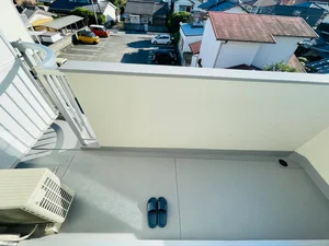 洗濯竿・スリッパ備え付☆入居中洗濯もできるので、コインランドリーに行かなくても大丈夫☆☆