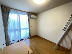 南彦根駅（滋賀県）のマンスリーマンション・ウィークリーマンション「レオパレスメゾンドＭ　Ⅱ 104(No.965321)」メイン画像