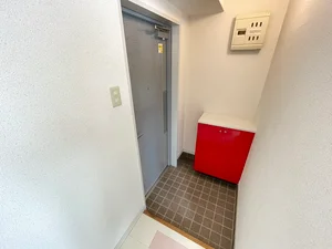 玄関にはシューズＢＯＸがございますので毎回片づけていただき、常に清潔な空間を保っていただくことが可能です♪