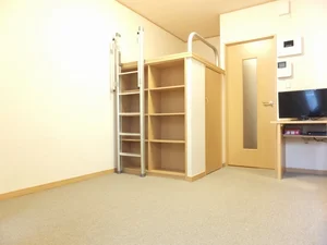 豊春駅（埼玉県）のマンスリーマンション・ウィークリーマンション「レオパレス第一吉兵衛ハウス 205(No.973774)」メイン画像