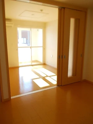 のマンスリーマンション・ウィークリーマンション「パークヒルズⅢ 101・洋室(No.975998)」メイン画像