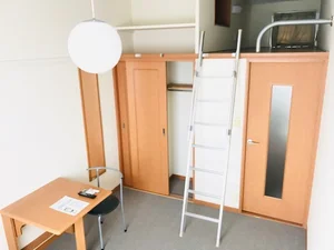 のマンスリーマンション・ウィークリーマンション「レオパレススカイ　タウン 213(No.983055)」メイン画像