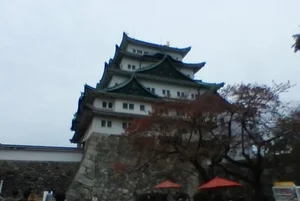 名古屋城まで車で9分、2.8ｋｍ