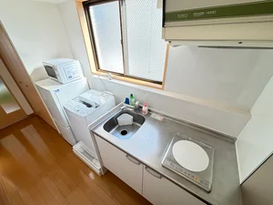 １口ＩＨコンロ付♪スーパーで食材を買ってきたらすぐにお料理に取り掛かれます！